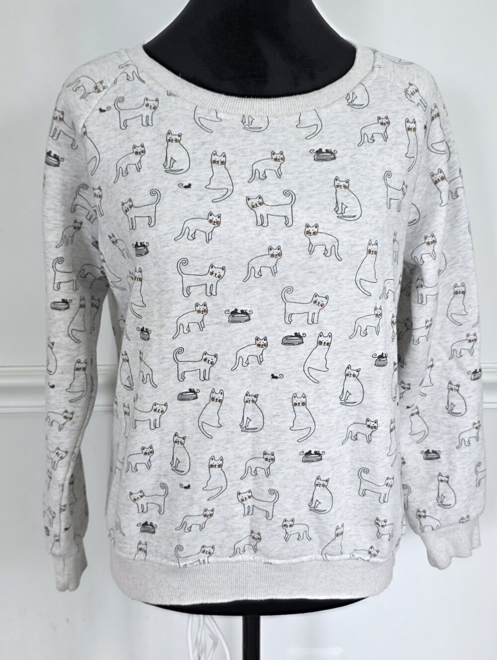 Sm Wardrobe Cat Print Light Gray Pullover Sweater - Women S